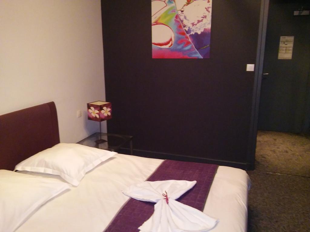 Homtel Le Parc Hotel Allevard Phòng bức ảnh